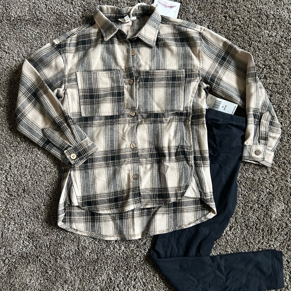 NWT Jessica Simpson Tan Plaid Shirt with Black Pants Set Size M (8/10)